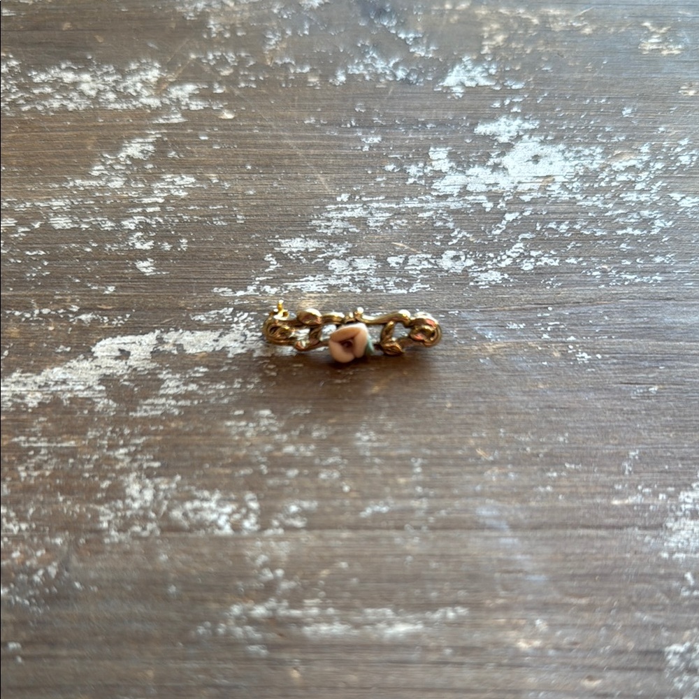 Gold and Pink Floral Brooch with Cluster Design